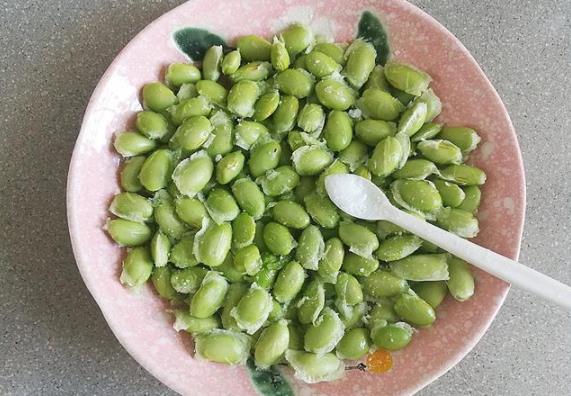 青豆蒸蛋的做法-家常味蒸菜譜-易網健康養生網 青豆蒸蛋的做法-家常味蒸菜譜