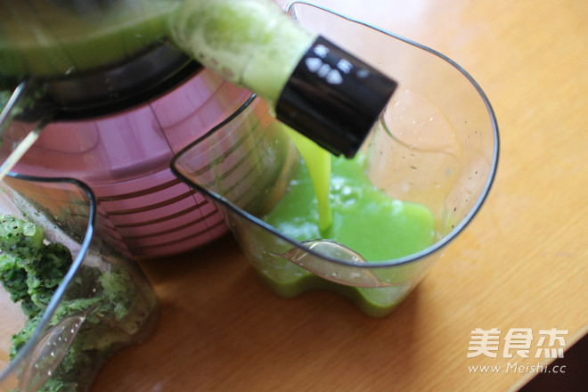 獼猴桃黃瓜汁的做法-甜味榨汁菜譜-易網健康養生網 獼猴桃黃瓜汁的做法-甜味榨汁菜譜