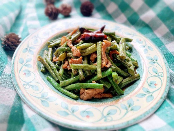 豇豆炒肉絲的做法-酸辣味炒菜譜-易網健康養生網 豇豆炒肉絲的做法-酸辣味炒菜譜