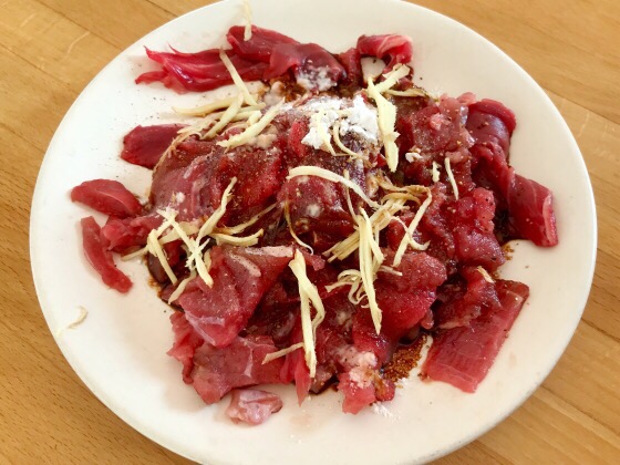 蔥爆牛肉的做法-咸鮮味炒菜譜-易網<a href=http://m.logojc.com/ target=_blank class=infotextkey>健康養生</a>網 蔥爆牛肉的做法-咸鮮味炒菜譜