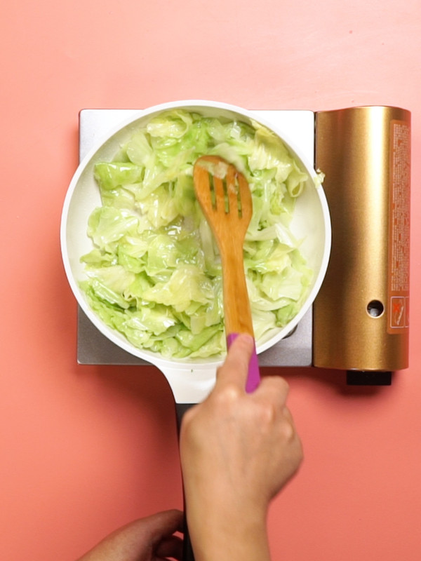 干鍋包菜的做法-家常味炒菜譜