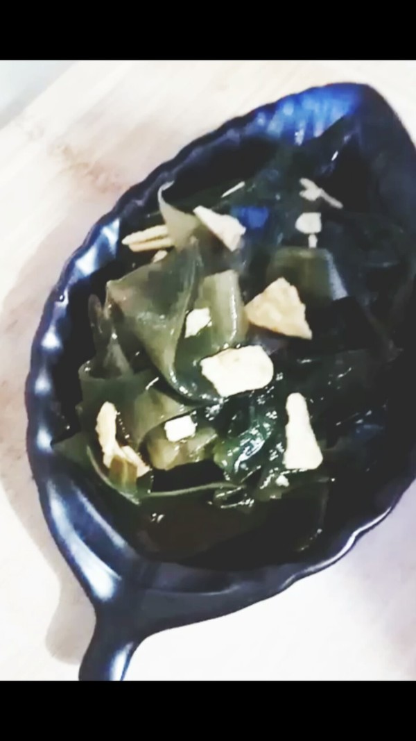 爽口涼拌裙帶菜的做法-家常味拌菜譜-易網(wǎng)健康養(yǎng)生網(wǎng) 爽口涼拌裙帶菜的做法-家常味拌菜譜