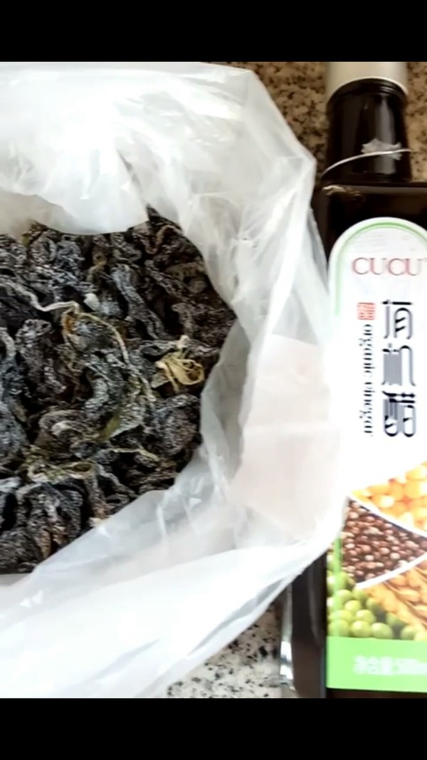 爽口涼拌裙帶菜的做法-家常味拌菜譜-易網(wǎng)<a href=http://m.logojc.com/ target=_blank class=infotextkey>健康養(yǎng)生</a>網(wǎng) 爽口涼拌裙帶菜的做法-家常味拌菜譜