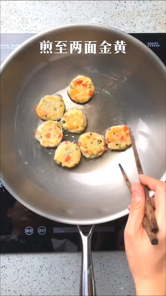 香煎小藕餅的做法-咸鮮味煎菜譜-易網(wǎng)健康養(yǎng)生網(wǎng) 香煎小藕餅的做法-咸鮮味煎菜譜