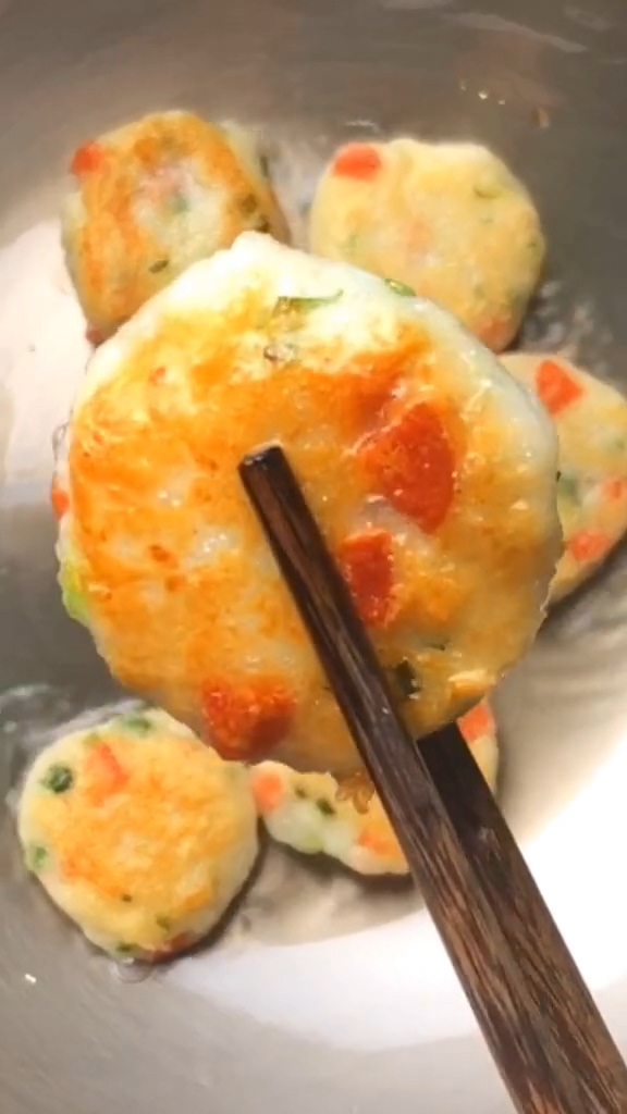 香煎小藕餅的做法-咸鮮味煎菜譜-易網(wǎng)健康養(yǎng)生網(wǎng) 香煎小藕餅的做法-咸鮮味煎菜譜