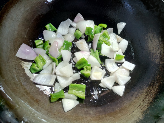咖喱雞翅的做法-咖喱味燒菜譜-易網健康養生網 咖喱雞翅的做法-咖喱味燒菜譜