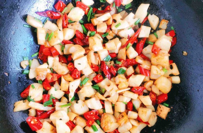 小炒藕丁的做法-香辣味炒菜譜-易網(wǎng)健康養(yǎng)生網(wǎng) 小炒藕丁的做法-香辣味炒菜譜