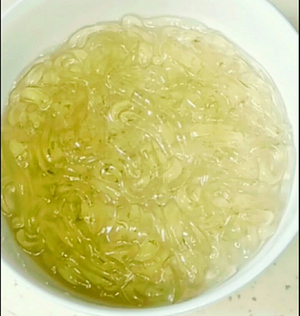 拌涼粉的做法-家常味拌菜譜-易網<a href=http://m.logojc.com/ target=_blank class=infotextkey>健康養生</a>網 拌涼粉的做法-家常味拌菜譜