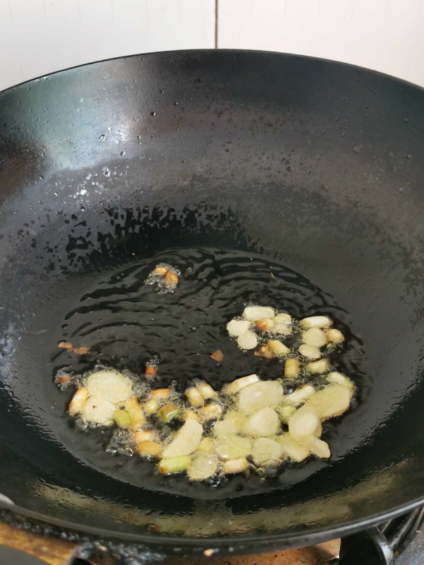 香菇燒豆腐的做法-家常味燒菜譜-易網(wǎng)健康養(yǎng)生網(wǎng) 香菇燒豆腐的做法-家常味燒菜譜