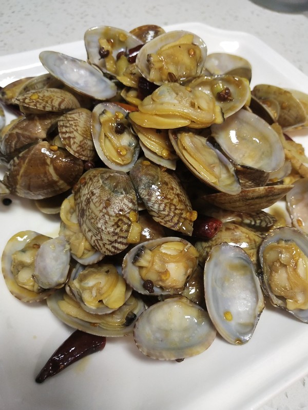 家常風(fēng)味花蛤的做法-家常味燒菜譜-易網(wǎng)健康養(yǎng)生網(wǎng) 家常風(fēng)味花蛤的做法-家常味燒菜譜