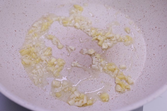 家常炒土豆片的做法-香辣味炒菜譜-易網(wǎng)健康養(yǎng)生網(wǎng) 家常炒土豆片的做法-香辣味炒菜譜