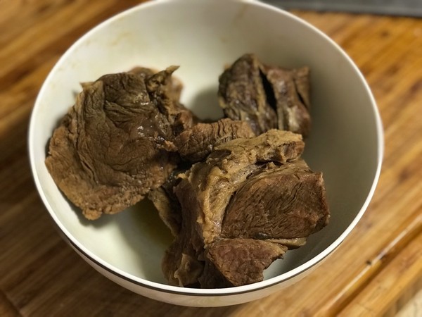 家庭版醬牛肉的做法-家常味燉菜譜-易網健康養(yǎng)生網 家庭版醬牛肉的做法-家常味燉菜譜