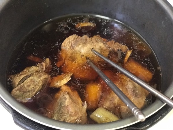 家庭版醬牛肉的做法-家常味燉菜譜-易網健康養(yǎng)生網 家庭版醬牛肉的做法-家常味燉菜譜