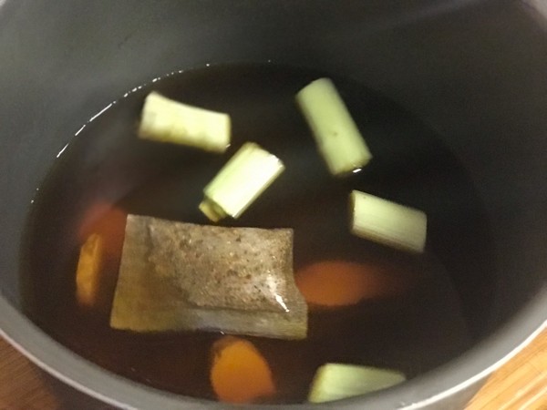 家庭版醬牛肉的做法-家常味燉菜譜-易網健康養(yǎng)生網 家庭版醬牛肉的做法-家常味燉菜譜