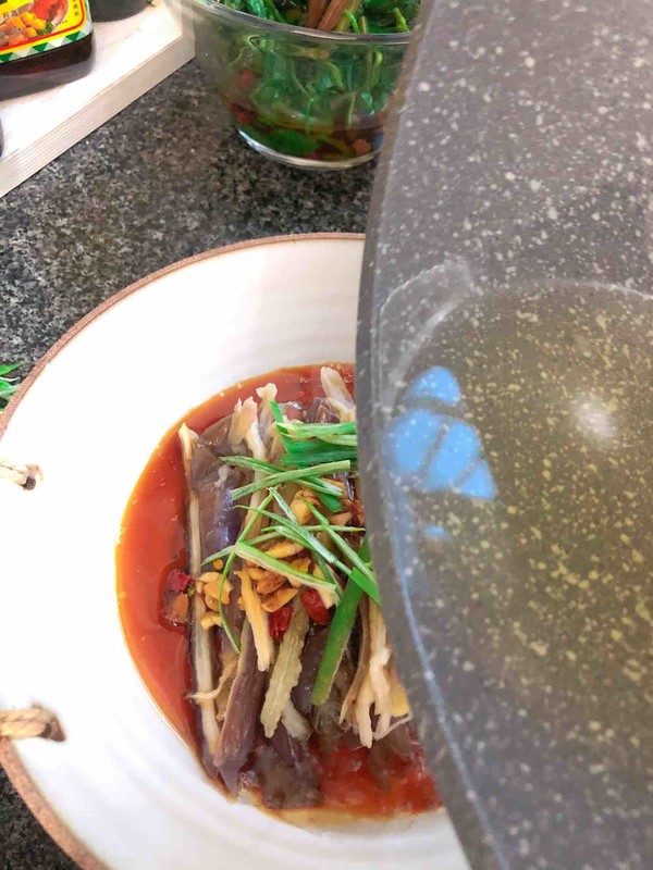 手撕茄子的做法-醬香味拌菜譜-易網健康養生網 手撕茄子的做法-醬香味拌菜譜