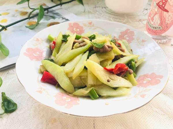 芥蘭炒肉絲的做法-家常味炒菜譜