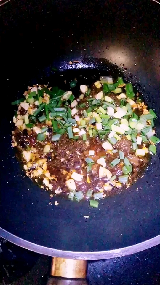 水煮肉的做法-香辣味煮菜譜-易網健康養生網 水煮肉的做法-香辣味煮菜譜