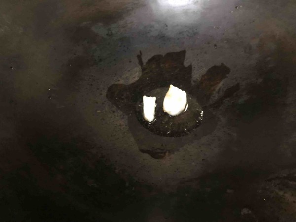 油渣青菜的做法-家常味炒菜譜-易網(wǎng)健康養(yǎng)生網(wǎng) 油渣青菜的做法-家常味炒菜譜