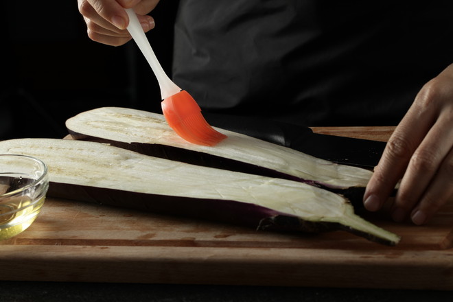 蒜香茄子，宵夜中的王者！的做法-香辣味烤菜譜