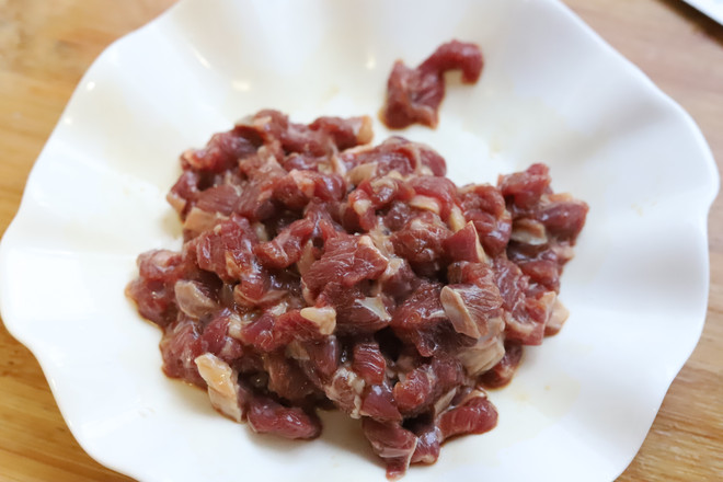 香辣小炒牛肉的做法-麻辣味炒菜譜