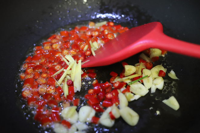 香辣小炒牛肉的做法-麻辣味炒菜譜