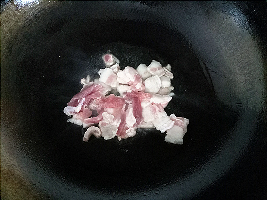 家鄉(xiāng)豆腐的做法-咸鮮味炒菜譜