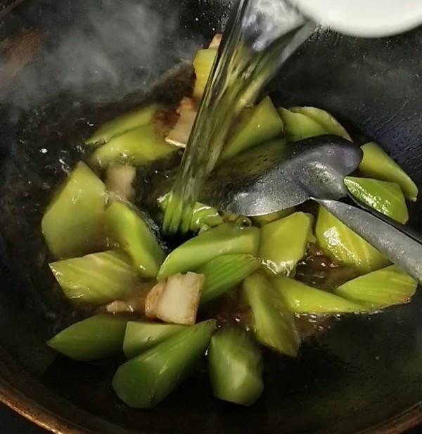 萵苣燒肉的做法-咸鮮味燒菜譜-易網(wǎng)健康養(yǎng)生網(wǎng) 萵苣燒肉的做法-咸鮮味燒菜譜