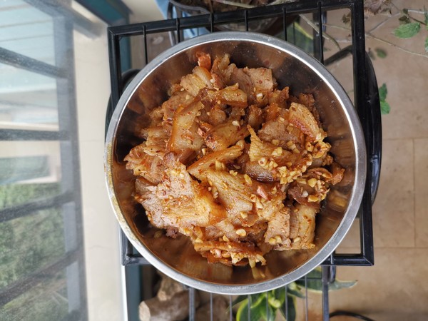 涼拌鹵豬肘的做法-麻辣味拌菜譜