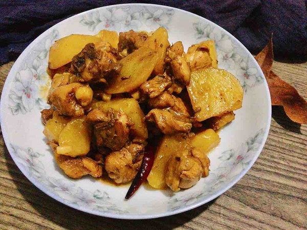 土豆燉雞腿的做法-家常味燉菜譜-易網健康養生網 土豆燉雞腿的做法-家常味燉菜譜