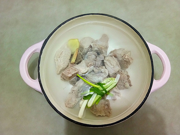 玉米荸薺排骨湯的做法-咸鮮味煲菜譜-易網(wǎng)健康養(yǎng)生網(wǎng) 玉米荸薺排骨湯的做法-咸鮮味煲菜譜