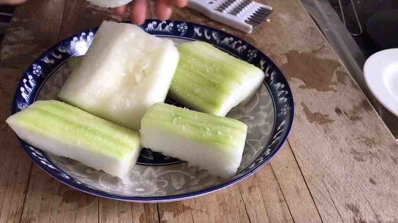 蒜蓉辣椒醬蒸冬瓜的做法-香辣味蒸菜譜-易網<a href=http://m.logojc.com/ target=_blank class=infotextkey>健康養生</a>網 蒜蓉辣椒醬蒸冬瓜的做法-香辣味蒸菜譜