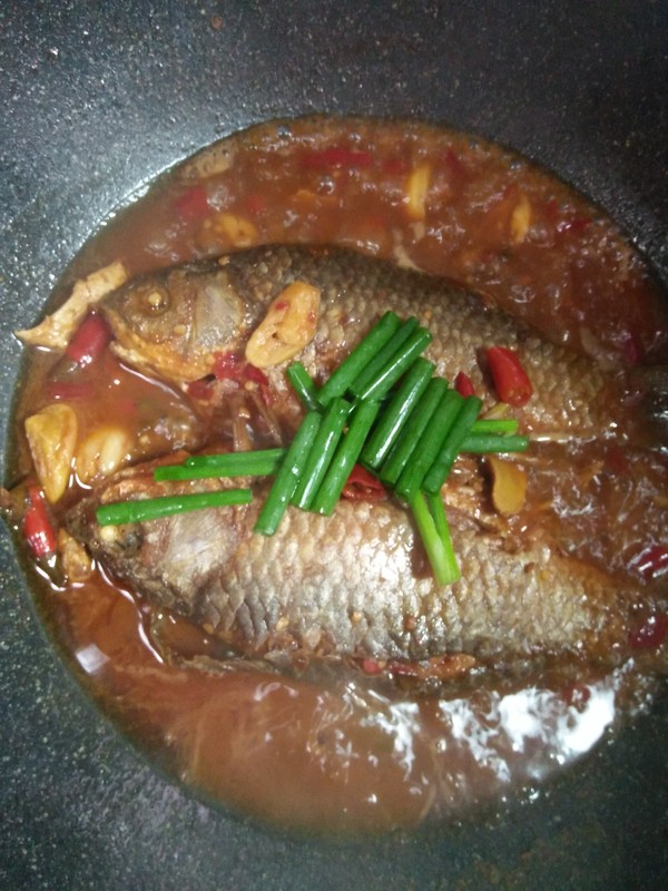 蔥燒鯽魚的做法-香辣味燒菜譜-易網健康養生網 蔥燒鯽魚的做法-香辣味燒菜譜