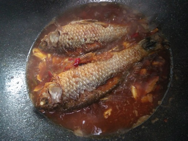 蔥燒鯽魚的做法-香辣味燒菜譜-易網健康養生網 蔥燒鯽魚的做法-香辣味燒菜譜