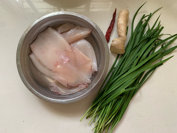 韭菜炒魷魚的做法-咸鮮味炒菜譜