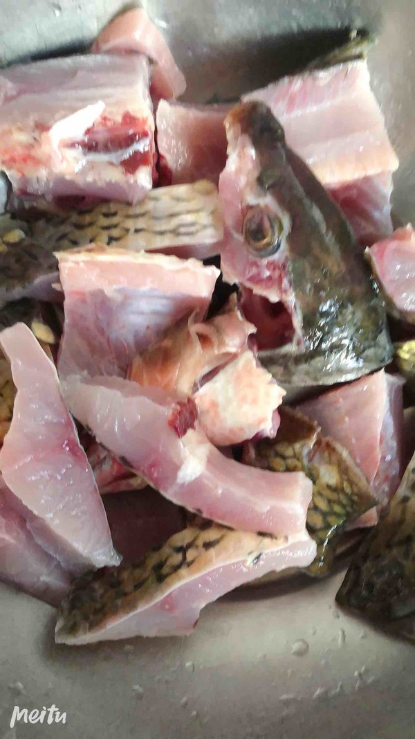 家庭燒鯉魚的做法-家常味燒菜譜-易網<a href=http://m.logojc.com/ target=_blank class=infotextkey>健康養生</a>網 家庭燒鯉魚的做法-家常味燒菜譜