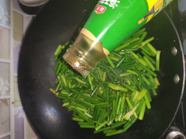 蒜薹炒雞蛋的做法-咸鮮味炒菜譜-易網健康養生網 蒜薹炒雞蛋的做法-咸鮮味炒菜譜