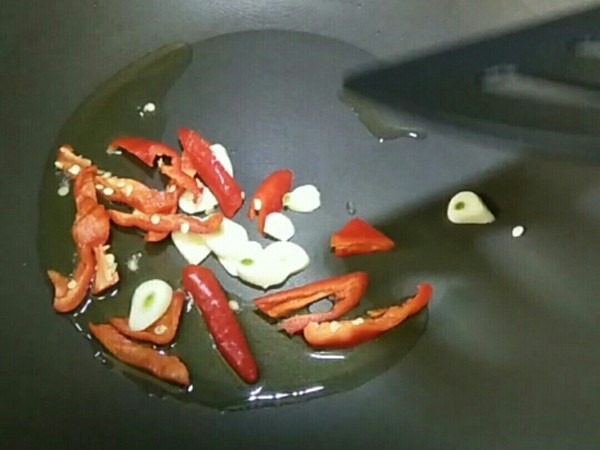 竹筍炒臘肉的做法-家常味炒菜譜-易網(wǎng)健康養(yǎng)生網(wǎng) 竹筍炒臘肉的做法-家常味炒菜譜