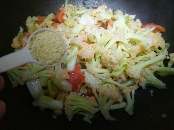 炒花菜的做法-家常味炒菜譜-易網(wǎng)健康養(yǎng)生網(wǎng) 炒花菜的做法-家常味炒菜譜