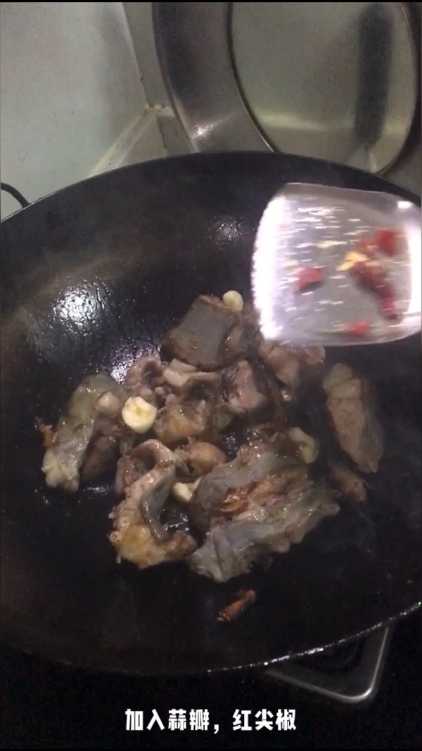 燒鯰魚的做法-咸鮮味燒菜譜-易網健康養生網 燒鯰魚的做法-咸鮮味燒菜譜