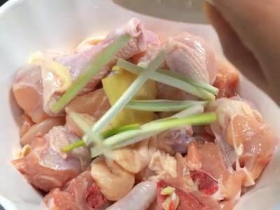家常燉雞塊的做法-家常味炒菜譜