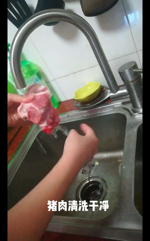 花旗參煲烏雞湯的做法-家常味煮菜譜-易網(wǎng)<a href=http://m.logojc.com/ target=_blank class=infotextkey>健康養(yǎng)生</a>網(wǎng) 花旗參煲烏雞湯的做法-家常味煮菜譜