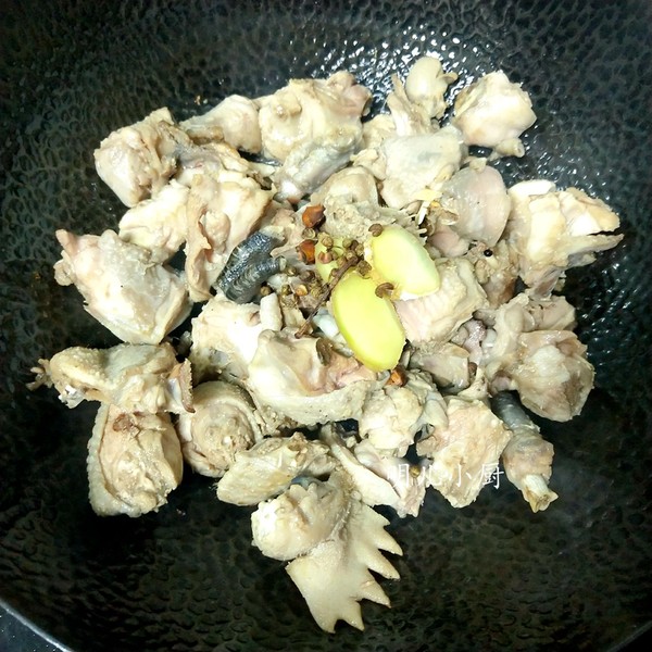 白玉菇燉雞的做法-家常味燉菜譜