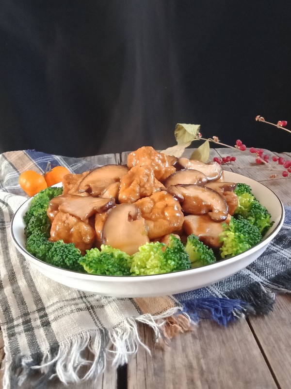 香菇炒豆腐泡的做法-咸鮮味炒菜譜