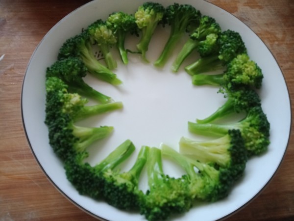 香菇炒豆腐泡的做法-咸鮮味炒菜譜