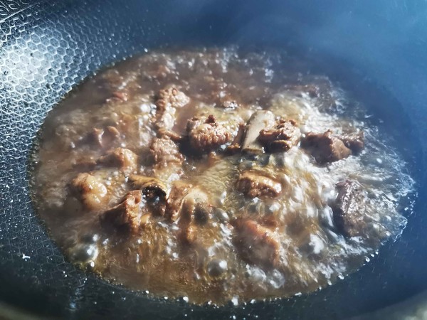 土豆燒排骨的做法-家常味燒菜譜-易網健康養生網 土豆燒排骨的做法-家常味燒菜譜