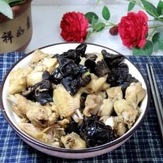 雞肉炒木耳的做法-家常味炒菜譜