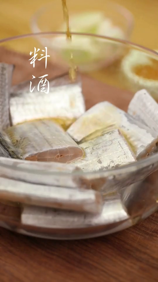 炸帶魚的做法-家常味炸菜譜-易網健康養生網 炸帶魚的做法-家常味炸菜譜