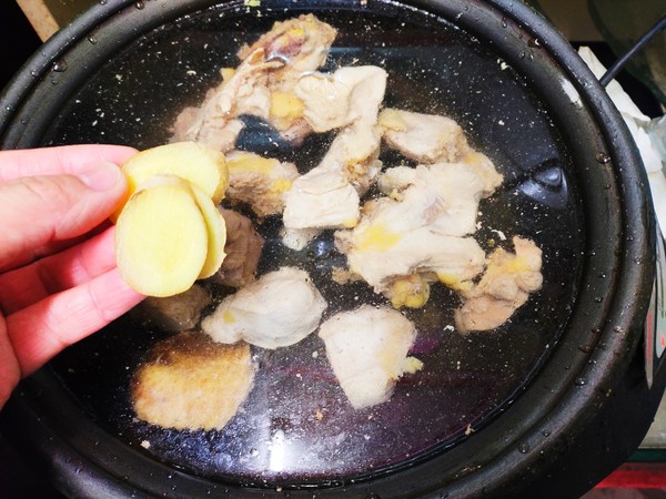 鹿茸菌山藥雞湯的做法-咸鮮味燉菜譜