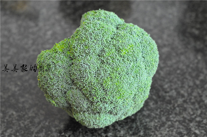 澆汁西藍(lán)花盞的做法-家常味蒸菜譜