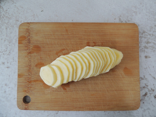 涼拌土豆片的做法-家常味拌菜譜-易網(wǎng)健康養(yǎng)生網(wǎng) 涼拌土豆片的做法-家常味拌菜譜